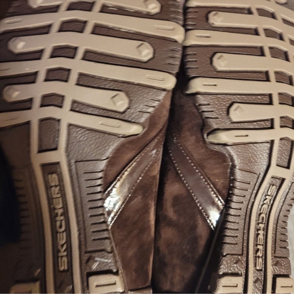 Sketchers slip ons size 7 brown - Picture 2 of 3